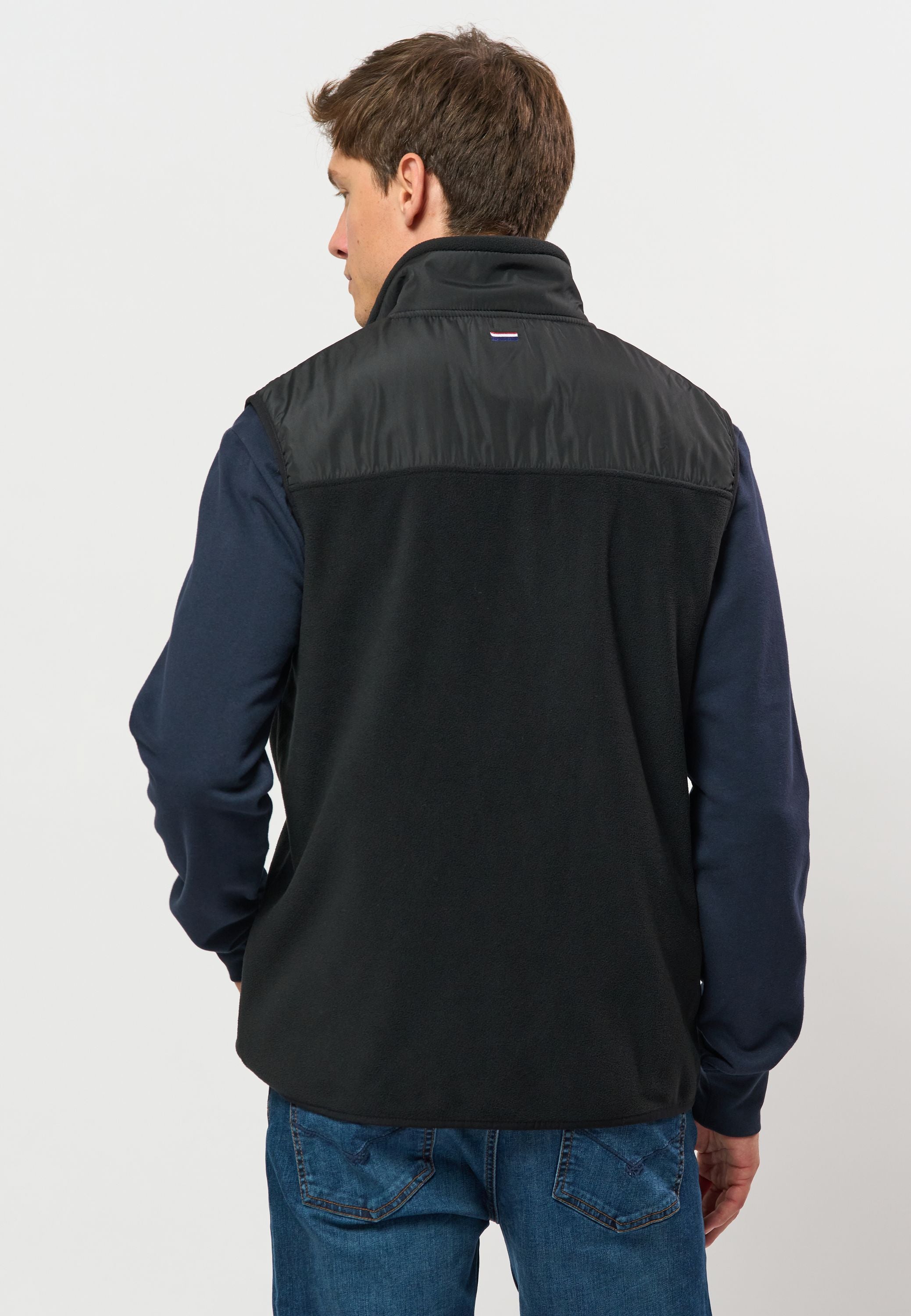 UMDomenick Vest