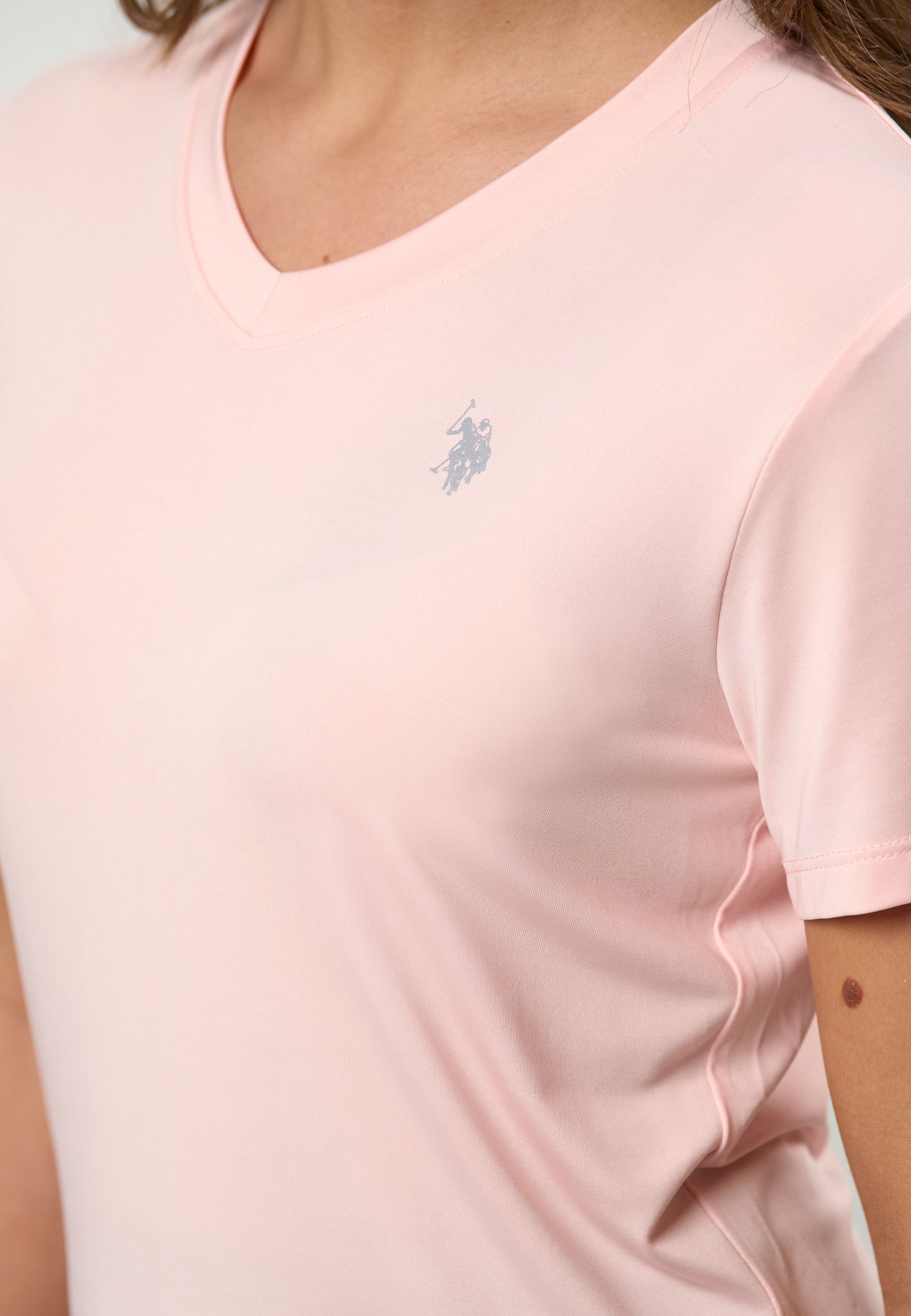 UWMaggi V-neck T-shirt