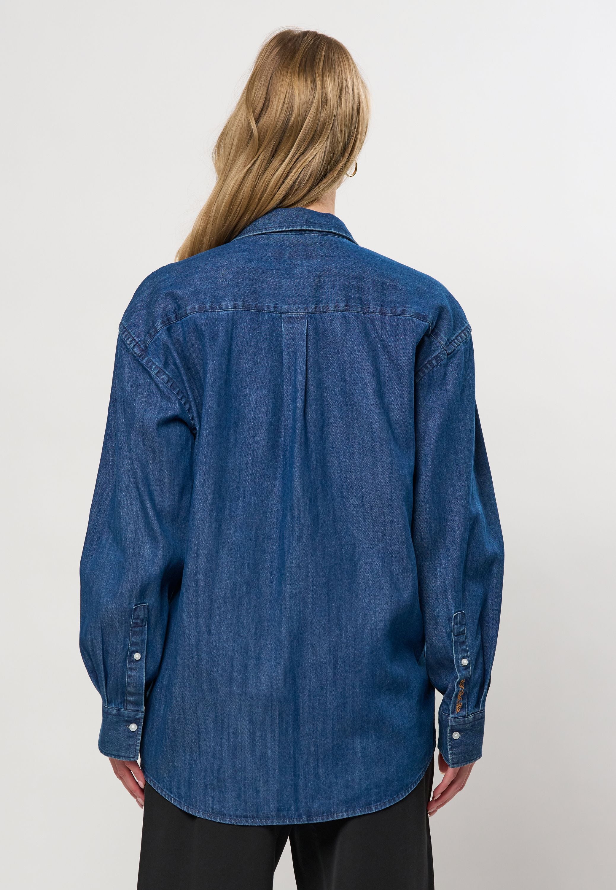 UWLiljan Shirt